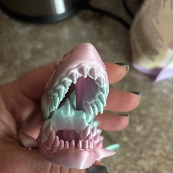 Skark Skeleton Fidget, Toy - Pink & Mint - Picture 5 of 5